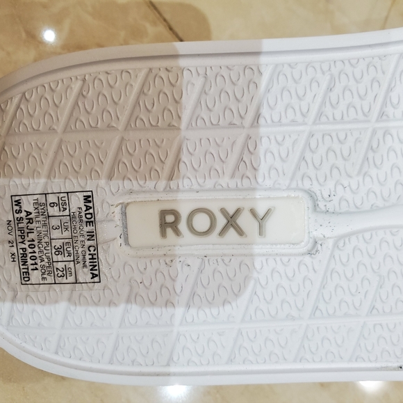 Slippy Printed Slide Sandals - Picture 5 of 6